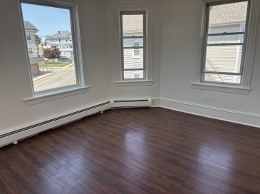 934 County St, Fall River, Massachusetts, 1 Bedroom Bedrooms, 3 Rooms Rooms,1 BathroomBathrooms,Residential Lease,For Rent,County St,73410714