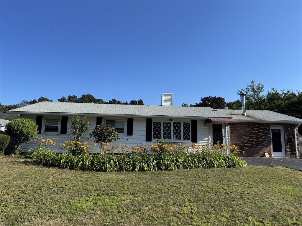 12 Reed Rd, Peabody, Massachusetts, 3 Bedrooms Bedrooms, 7 Rooms Rooms,1 BathroomBathrooms,Residential Lease,For Rent,Reed Rd,73419354