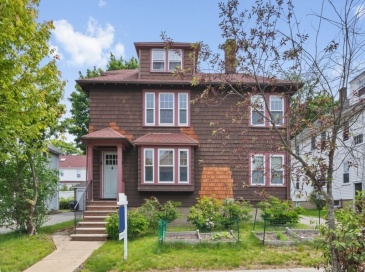 88 Poplar St, Watertown, Massachusetts, 5 Bedrooms Bedrooms, 13 Rooms Rooms,2 BathroomsBathrooms,Residential Income,For Sale,Poplar St,73382515