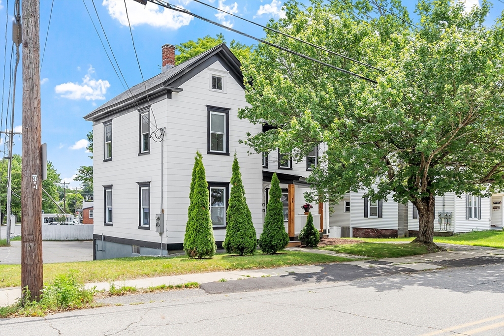 18 Walker St, Leominster, Massachusetts, 4 Bedrooms Bedrooms, 8 Rooms Rooms,2 BathroomsBathrooms,Residential Income,For Sale,Walker St,73400593