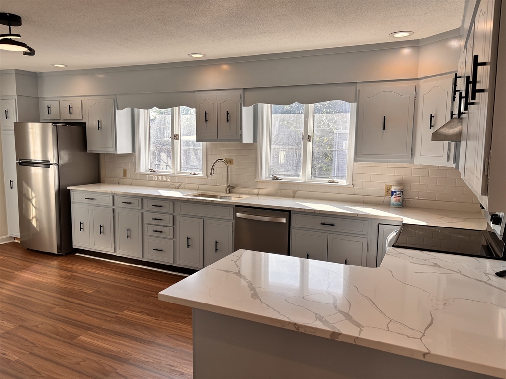 72 Edward St, Medford, Massachusetts, 3 Bedrooms Bedrooms, 7 Rooms Rooms,1 BathroomBathrooms,Residential Lease,For Rent,Edward St,73428381