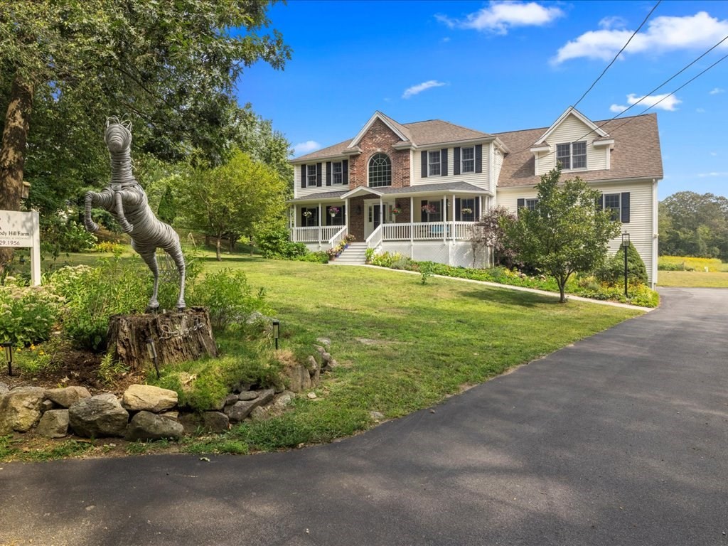 6 Wood St, Upton, Massachusetts, 4 Bedrooms Bedrooms, 8 Rooms Rooms,2.5 BathroomsBathrooms,Residential,For Sale,Wood St,73428709