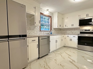 37 New Haven St, Boston, Massachusetts, 3 Bedrooms Bedrooms, 7 Rooms Rooms,1.5 BathroomsBathrooms,Residential Lease,For Rent,New Haven St,73421427