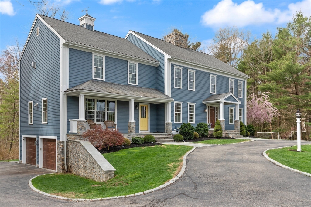 65 Stonegate Dr, East Bridgewater, Massachusetts, 6 Bedrooms Bedrooms, 11 Rooms Rooms,4.5 BathroomsBathrooms,Residential,For Sale,Stonegate Dr,73360579