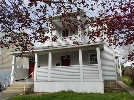 27 Santa Barbara St, Springfield, Massachusetts, 2 Bedrooms Bedrooms, 4 Rooms Rooms,1 BathroomBathrooms,Residential Lease,For Rent,Santa Barbara St,73412882