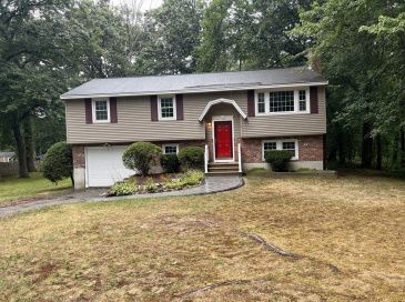 83 Marblehead, North Reading, Massachusetts, 3 Bedrooms Bedrooms, 7 Rooms Rooms,1.5 BathroomsBathrooms,Residential Lease,For Rent,Marblehead,73418192