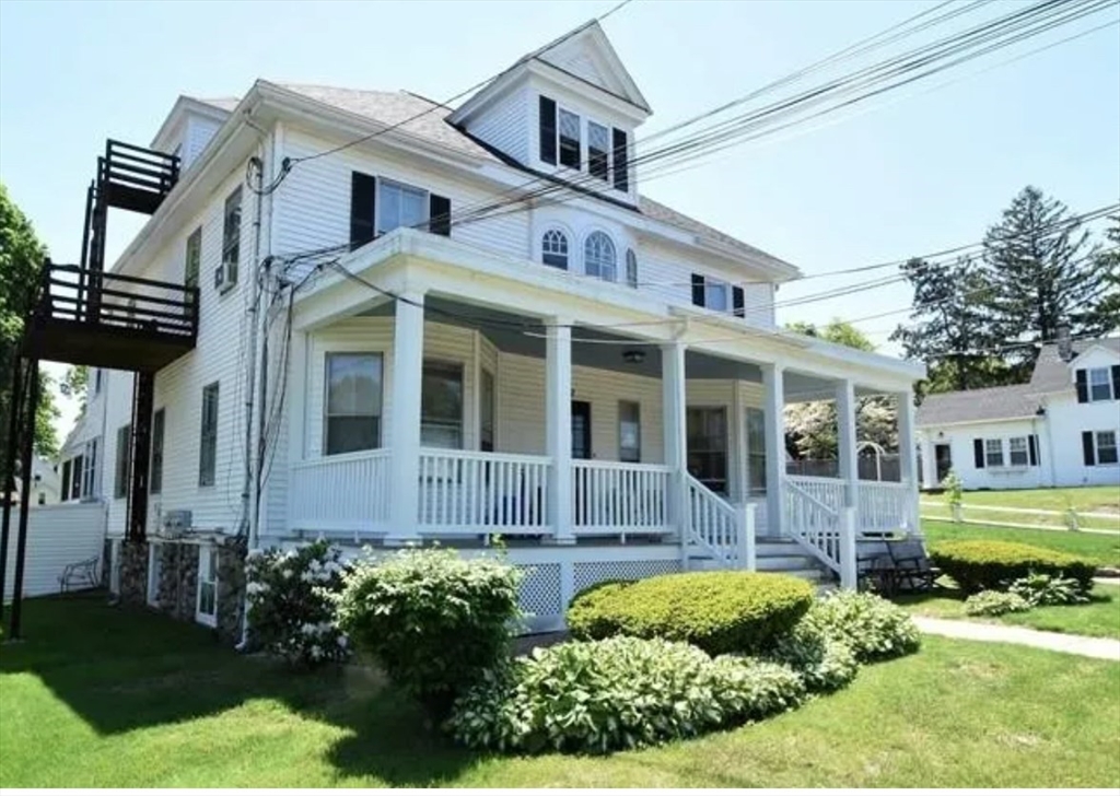 17 Union Street, Walpole, Massachusetts, 9 Bedrooms Bedrooms, 17 Rooms Rooms,4 BathroomsBathrooms,Residential Income,For Sale,Union Street,73354486