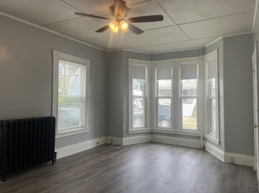 33 Cherry Street, Lynn, Massachusetts, 2 Bedrooms Bedrooms, 4 Rooms Rooms,1 BathroomBathrooms,Residential Lease,For Rent,Cherry Street,73429223