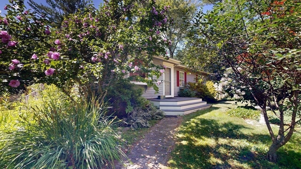 31 Mason St, Williamstown, Massachusetts, 3 Bedrooms Bedrooms, 8 Rooms Rooms,2 BathroomsBathrooms,Residential,For Sale,Mason St,73410117