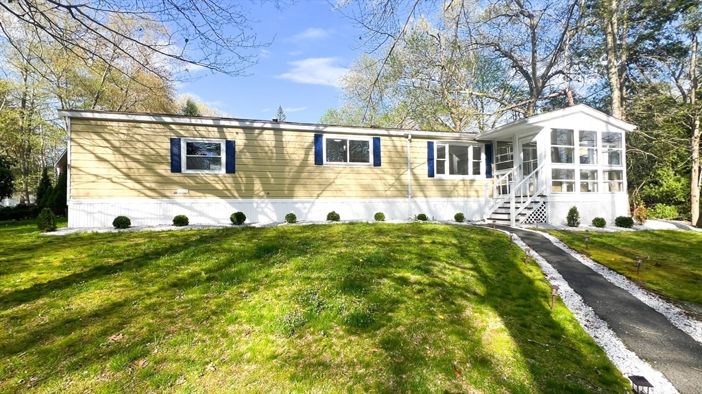 76 Hemlock Haven, Hampton, New Hampshire, 2 Bedrooms Bedrooms, 5 Rooms Rooms,2 BathroomsBathrooms,Residential,For Sale,Hemlock Haven,73380754