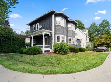 18 Jewett St, Watertown, Massachusetts, 5 Bedrooms Bedrooms, 11 Rooms Rooms,2 BathroomsBathrooms,Residential Income,For Sale,Jewett St,73410494