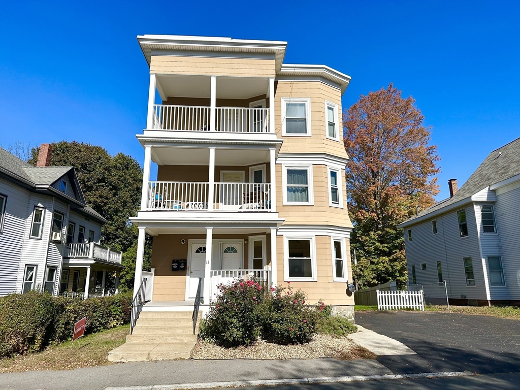 13 New Hampshire Avenue, Haverhill, Massachusetts, 2 Bedrooms Bedrooms, 5 Rooms Rooms,1 BathroomBathrooms,Residential Lease,For Rent,New Hampshire Avenue,73429681
