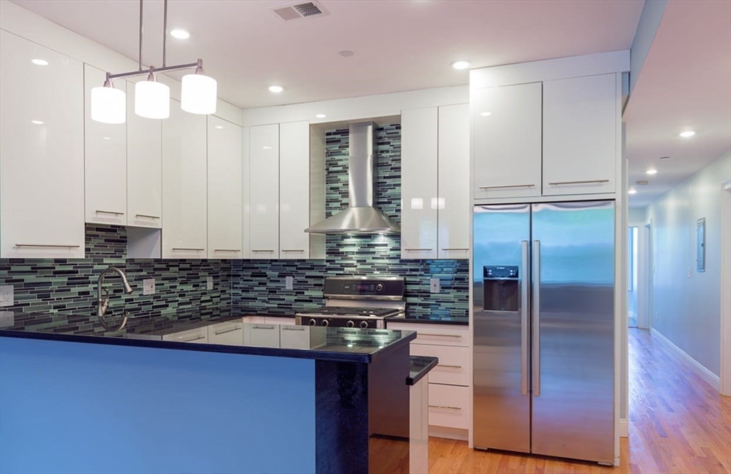 88 Browne Street, Brookline, Massachusetts, 4 Bedrooms Bedrooms, 6 Rooms Rooms,2 BathroomsBathrooms,Residential Lease,For Rent,Browne Street,73429948