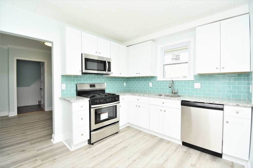 80 Sagamore, Revere, Massachusetts, 2 Bedrooms Bedrooms, 4 Rooms Rooms,1 BathroomBathrooms,Residential Lease,For Rent,Sagamore,73419777