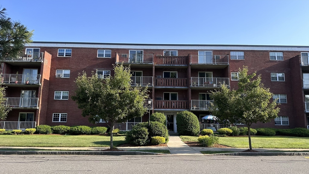 50 Webster St, Weymouth, Massachusetts, 1 Bedroom Bedrooms, 3 Rooms Rooms,1 BathroomBathrooms,Residential Lease,For Rent,Webster St,73429950