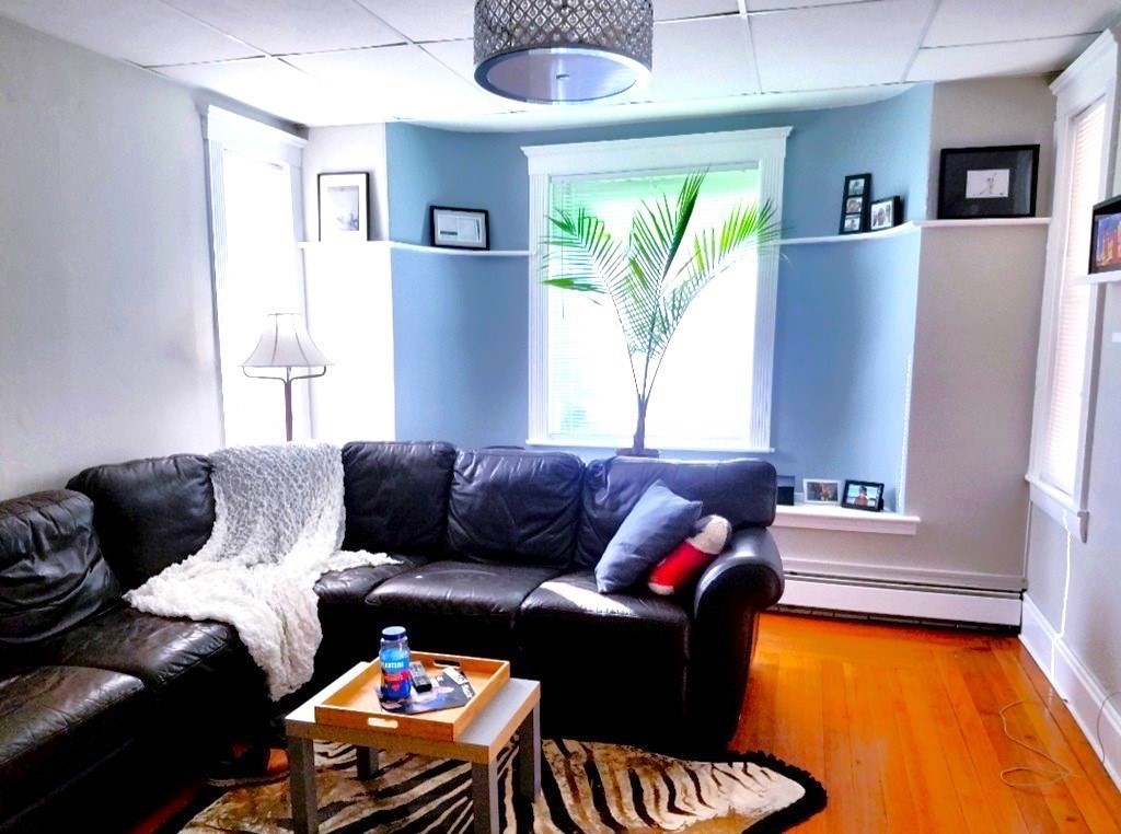 722 Adams Street, Boston, Massachusetts, 1 Bedroom Bedrooms, 4 Rooms Rooms,1 BathroomBathrooms,Residential Lease,For Rent,Adams Street,73429951