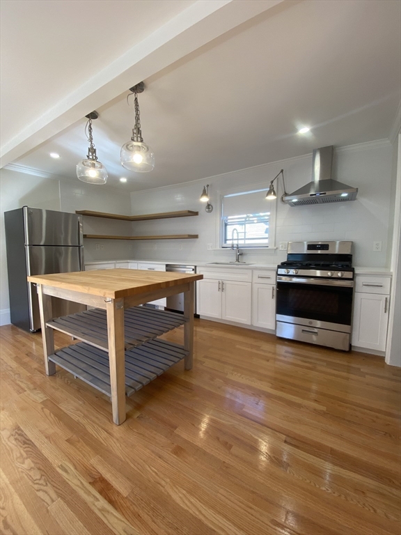 41 Highland Ave, Haverhill, Massachusetts, 2 Bedrooms Bedrooms, 5 Rooms Rooms,1 BathroomBathrooms,Residential Lease,For Rent,Highland Ave,73429887