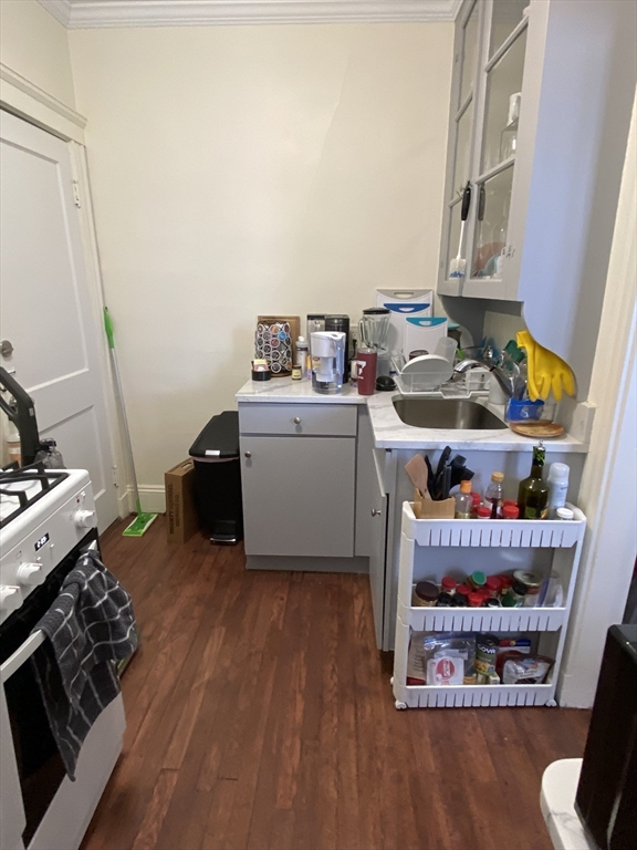 68-70 Washington Street, Malden, Massachusetts, 3 Rooms Rooms,1 BathroomBathrooms,Residential Lease,For Rent,Washington Street,73429930