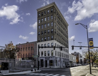 46 Amesbury St, Lawrence, Massachusetts, 2 Bedrooms Bedrooms, 3 Rooms Rooms,1 BathroomBathrooms,Residential,For Sale,Amesbury St,73430112