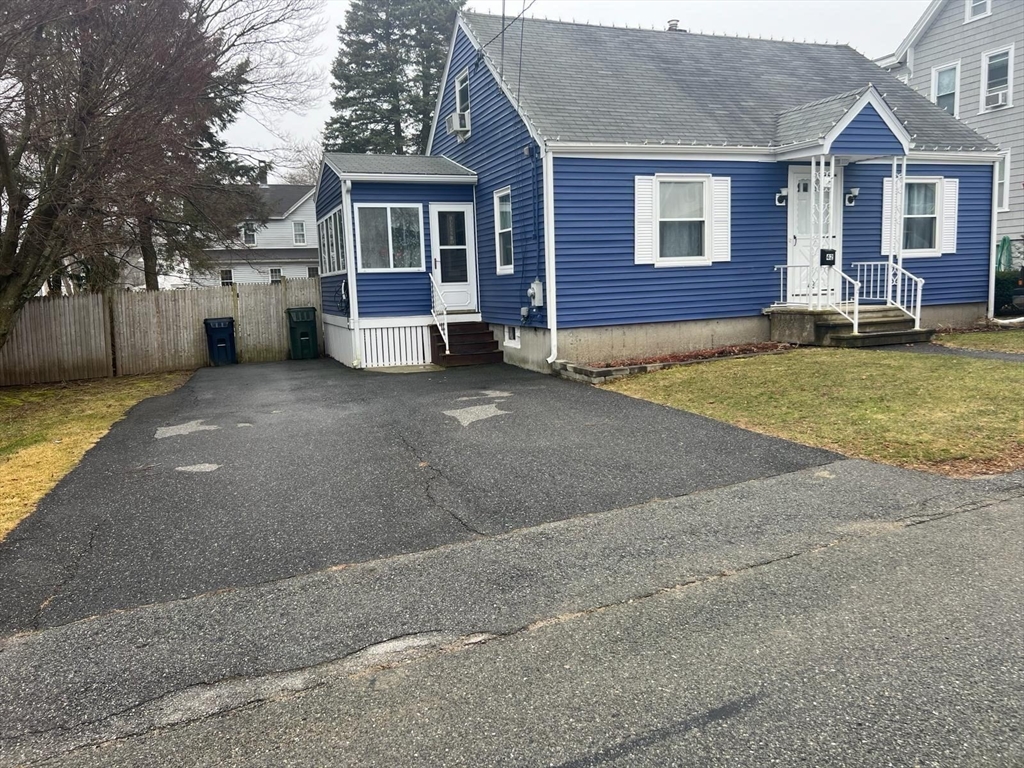 42 Arnold St, Marlborough, Massachusetts, 3 Bedrooms Bedrooms, 6 Rooms Rooms,2 BathroomsBathrooms,Residential Lease,For Rent,Arnold St,73430150