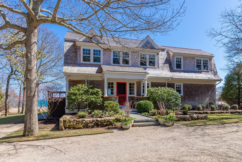 17 Mattarest Ln, Dartmouth, Massachusetts, 4 Bedrooms Bedrooms, 6 Rooms Rooms,3.5 BathroomsBathrooms,Residential,For Sale,Mattarest Ln,73393715