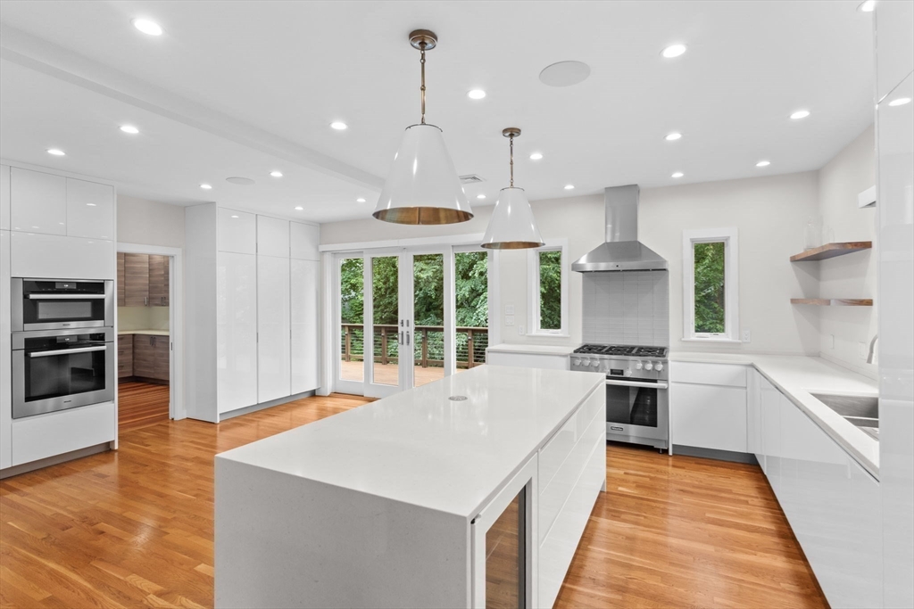 50 Columbia, Brookline, Massachusetts, 5 Bedrooms Bedrooms, 10 Rooms Rooms,4.5 BathroomsBathrooms,Residential Lease,For Rent,Columbia,73421349