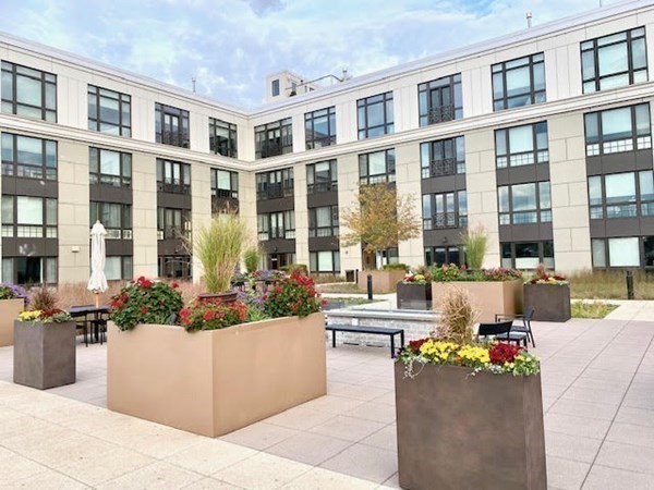 10 Shipyard Drive, Hingham, Massachusetts, 1 Bedroom Bedrooms, 3 Rooms Rooms,1 BathroomBathrooms,Residential Lease,For Rent,Shipyard Drive,73391937