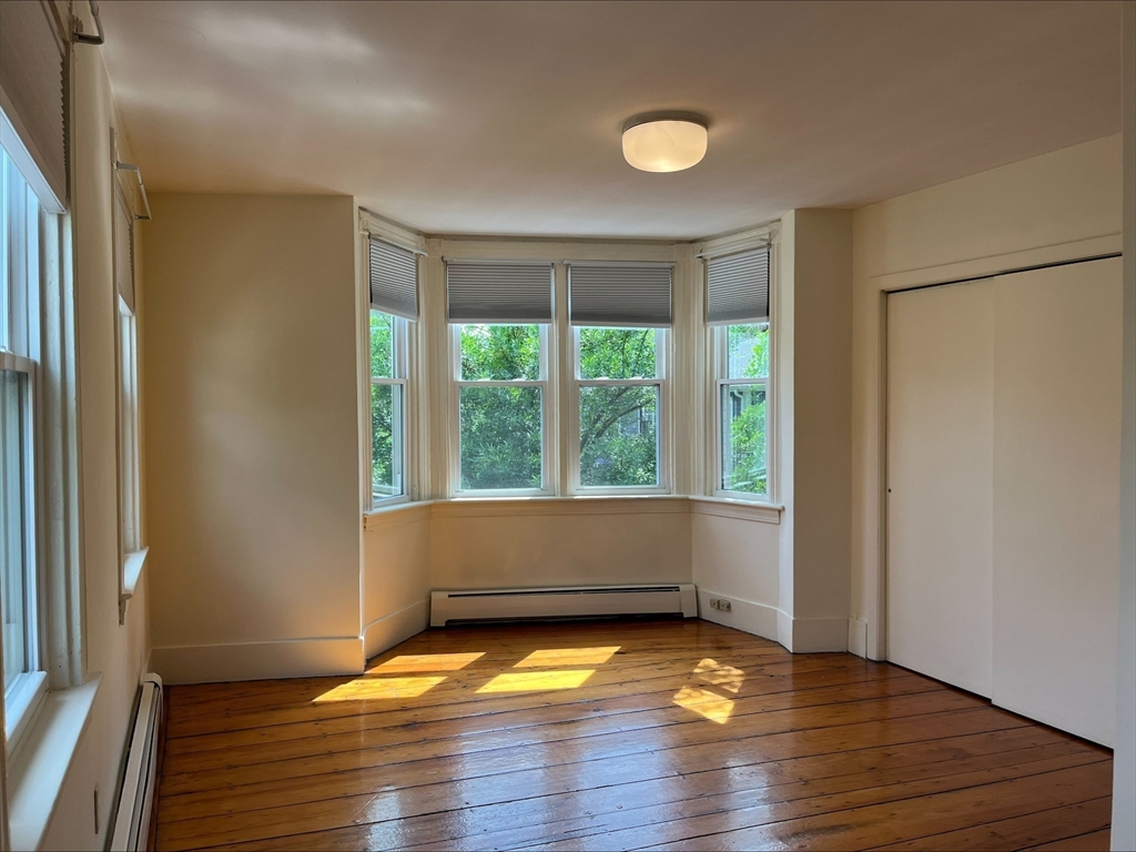 18 Pleasant Street, Boston, Massachusetts, 1 Bedroom Bedrooms, 3 Rooms Rooms,1 BathroomBathrooms,Residential Lease,For Rent,Pleasant Street,73430186