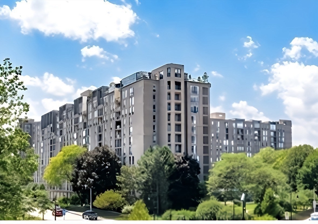 33 Pond Avenue, Brookline, Massachusetts, 1 Bedroom Bedrooms, 3 Rooms Rooms,1 BathroomBathrooms,Residential Lease,For Rent,Pond Avenue,73385174