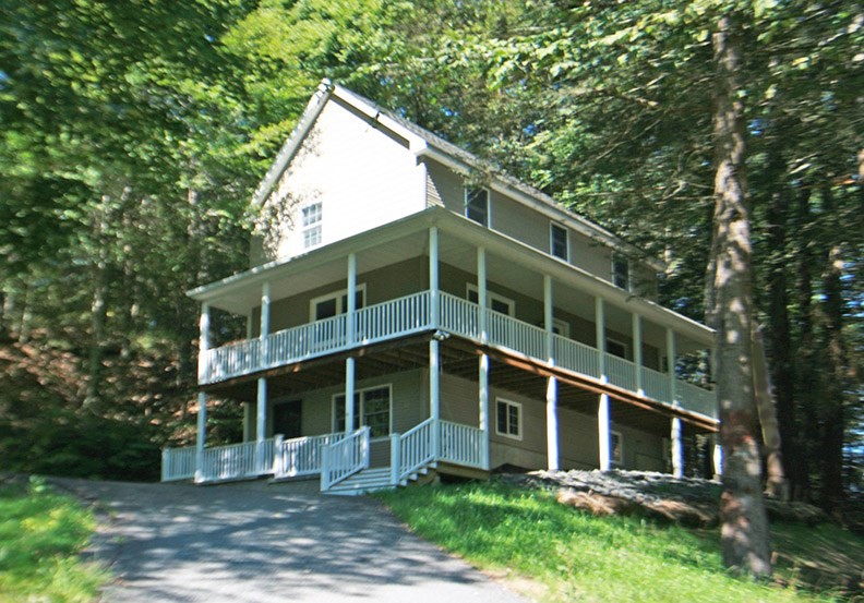 36 Torrey, Easthampton, Massachusetts, 3 Bedrooms Bedrooms, 6 Rooms Rooms,2.5 BathroomsBathrooms,Residential,For Sale,Torrey,73430364