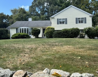 2 Slades Farm Ln, Dartmouth, Massachusetts, 4 Bedrooms Bedrooms, 8 Rooms Rooms,2 BathroomsBathrooms,Residential,For Sale,Slades Farm Ln,73430470