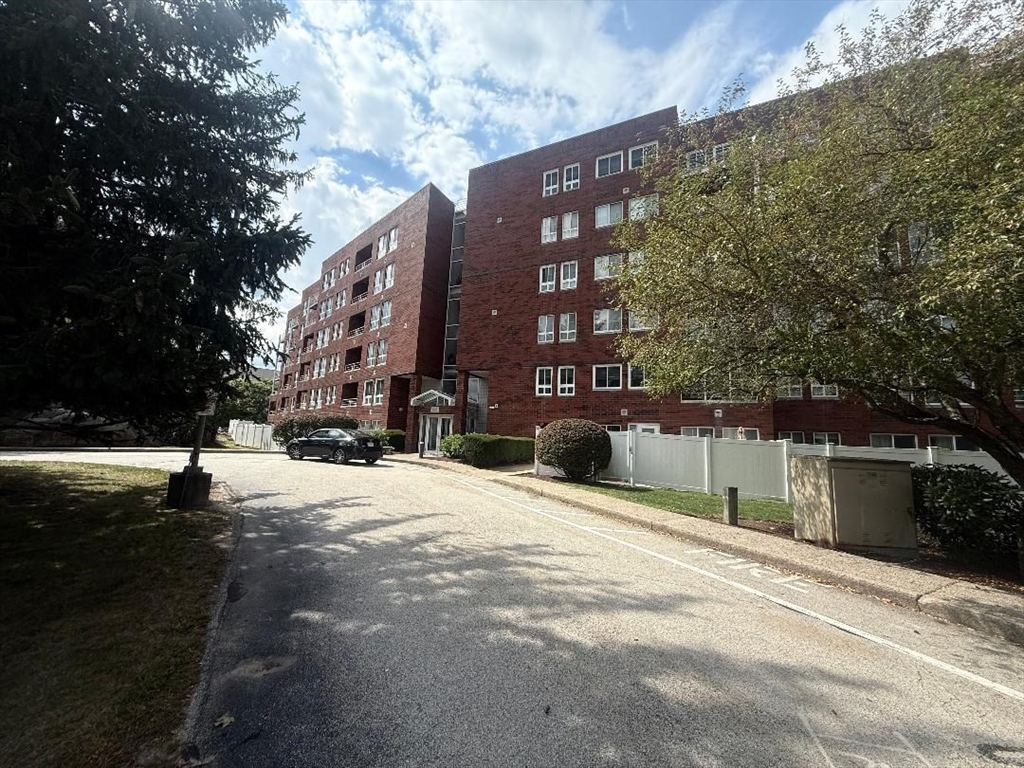 160 Burkhall St, Weymouth, Massachusetts, 1 Bedroom Bedrooms, 3 Rooms Rooms,1 BathroomBathrooms,Residential Lease,For Rent,Burkhall St,73430586