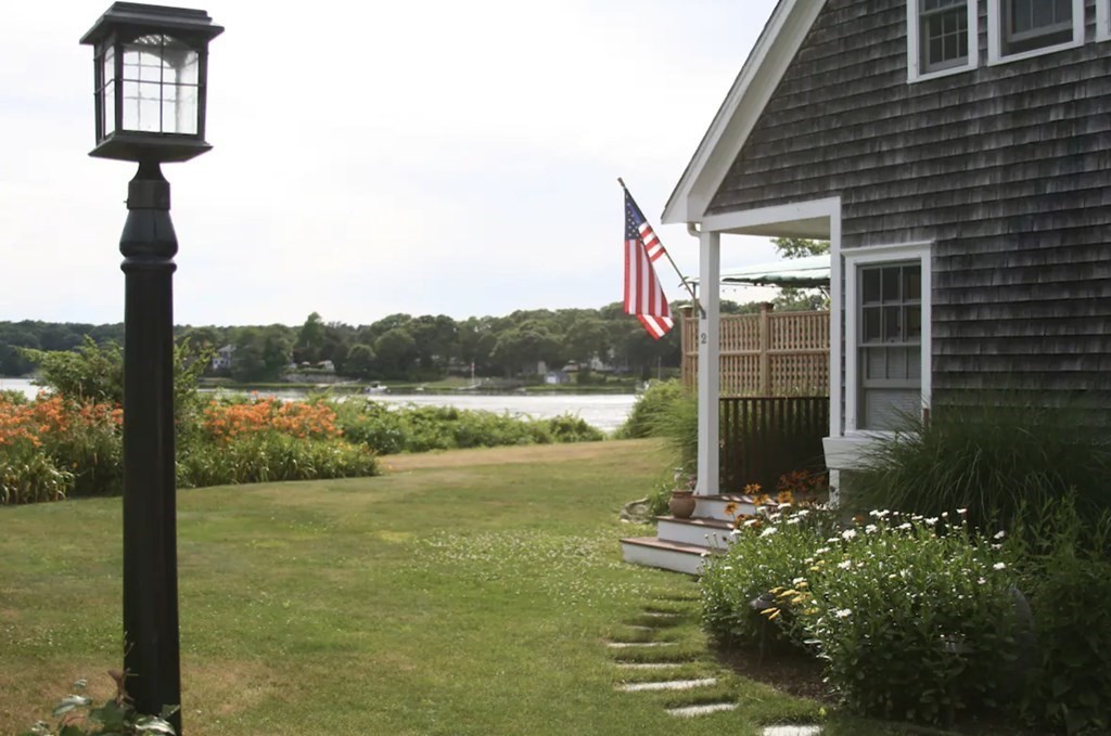 2 Florence Street, Westport, Massachusetts, 2 Bedrooms Bedrooms, 6 Rooms Rooms,2 BathroomsBathrooms,Residential Lease,For Rent,Florence Street,73414852