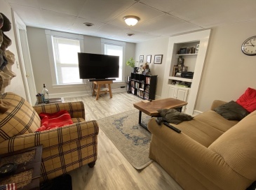 2 Edinboro Street, Marlborough, Massachusetts, 2 Bedrooms Bedrooms, 4 Rooms Rooms,1 BathroomBathrooms,Residential Lease,For Rent,Edinboro Street,73430660