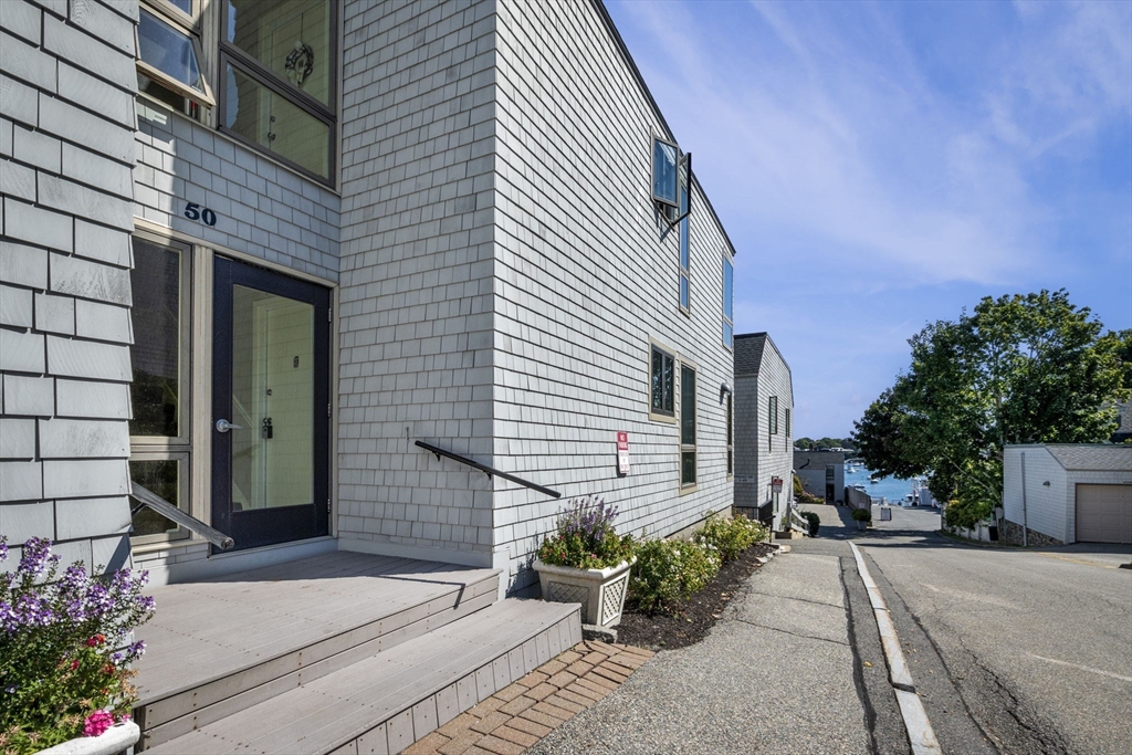 50 Allerton, Marblehead, Massachusetts, 2 Bedrooms Bedrooms, 5 Rooms Rooms,1.5 BathroomsBathrooms,Residential Lease,For Rent,Allerton,73430667