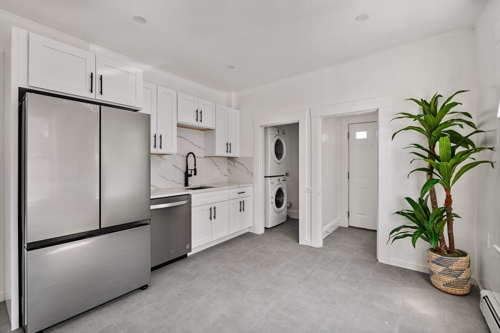 279 E Squantum St, Quincy, Massachusetts, 4 Bedrooms Bedrooms, 6 Rooms Rooms,2 BathroomsBathrooms,Residential Lease,For Rent,E Squantum St,73430777