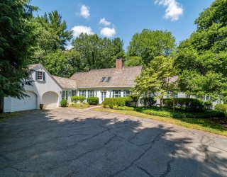 182 Dedham St, Dover, Massachusetts, 4 Bedrooms Bedrooms, 11 Rooms Rooms,2.5 BathroomsBathrooms,Residential,For Sale,Dedham St,73401229