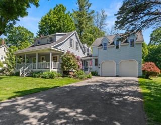 82 Maple St, West Newbury, Massachusetts, 5 Bedrooms Bedrooms, 10 Rooms Rooms,3 BathroomsBathrooms,Residential,For Sale,Maple St,73381890