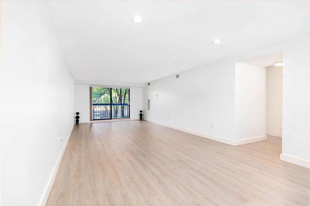 22 Railroad St, Andover, Massachusetts, 2 Bedrooms Bedrooms, 4 Rooms Rooms,2 BathroomsBathrooms,Residential Lease,For Rent,Railroad St,73428830