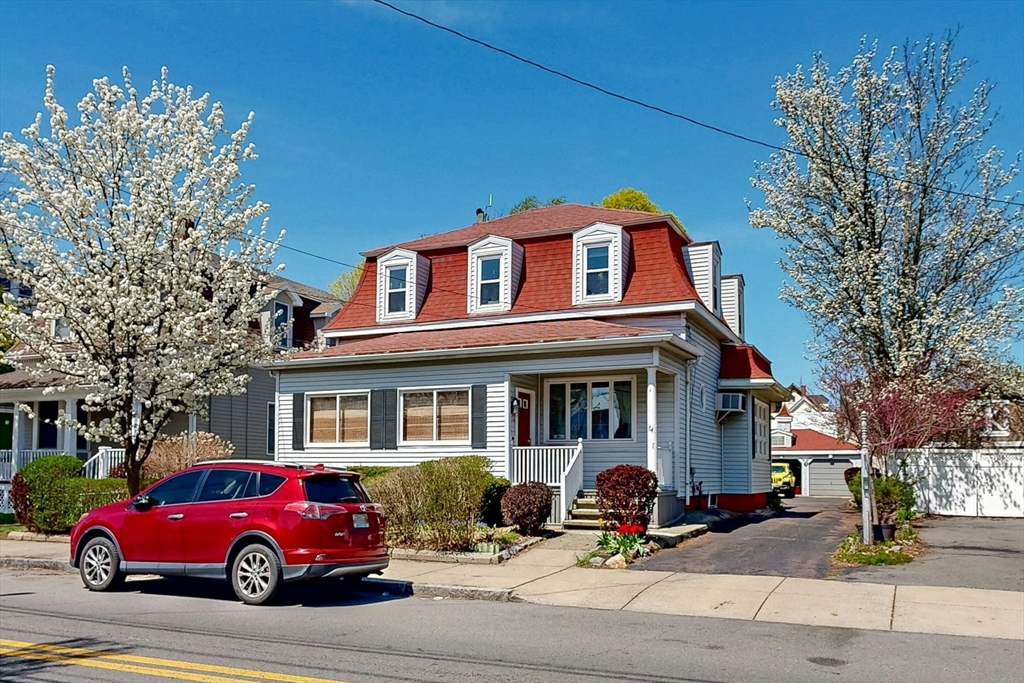84 Linden Street, Everett, Massachusetts, 3 Bedrooms Bedrooms, 9 Rooms Rooms,3 BathroomsBathrooms,Residential Income,For Sale,Linden Street,73365386