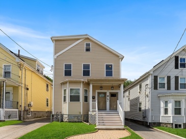 61 Neponset Ave, Boston, Massachusetts, 7 Bedrooms Bedrooms, 15 Rooms Rooms,3.5 BathroomsBathrooms,Residential Income,For Sale,Neponset Ave,73407954