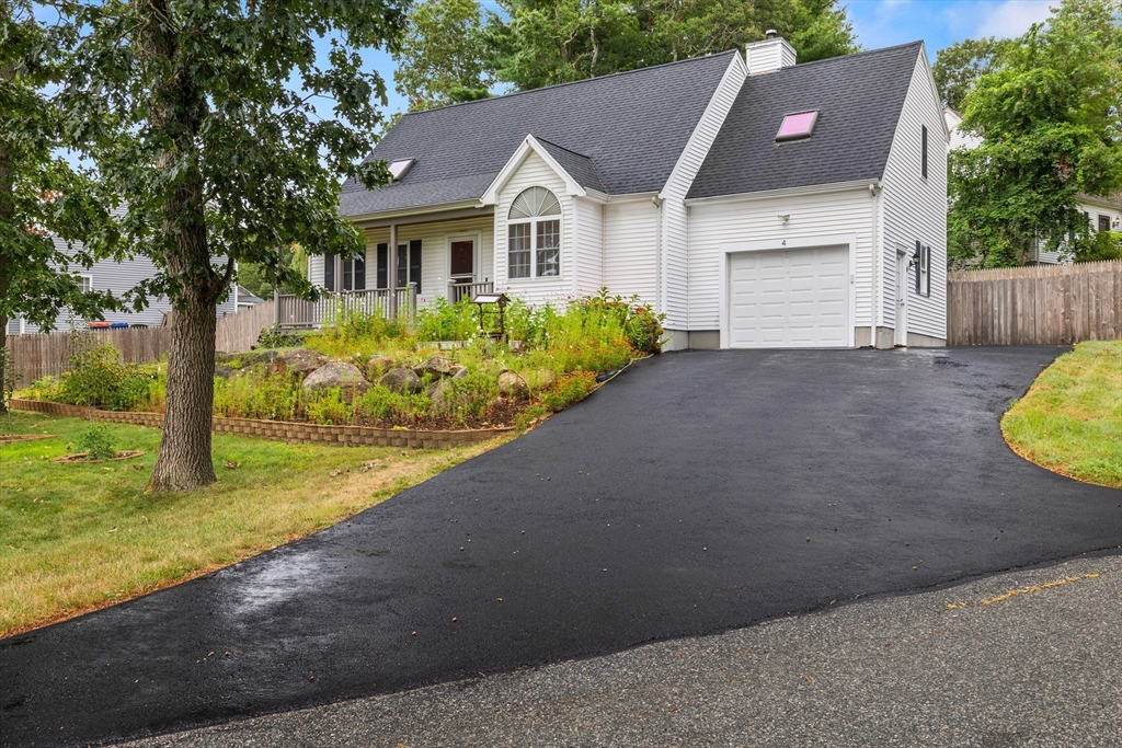 4 Oakdale Heights Ln, Wareham, Massachusetts, 3 Bedrooms Bedrooms, 7 Rooms Rooms,2.5 BathroomsBathrooms,Residential Lease,For Rent,Oakdale Heights Ln,73422692