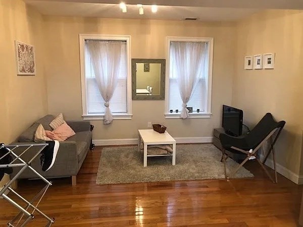 61 Wait, Boston, Massachusetts, 4 Bedrooms Bedrooms, 5 Rooms Rooms,2 BathroomsBathrooms,Residential Lease,For Rent,Wait,73430865