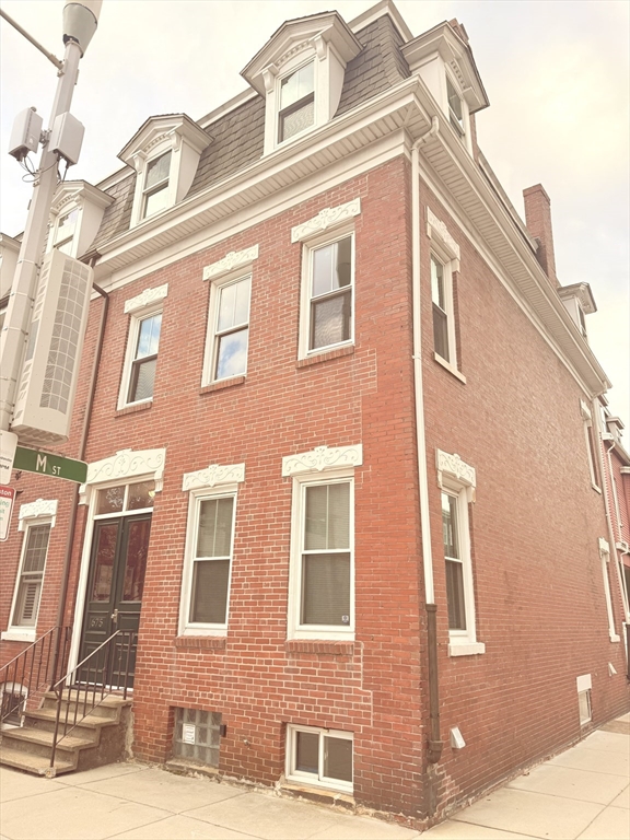 675 East 7th Street, Boston, Massachusetts, 2 Bedrooms Bedrooms, 5 Rooms Rooms,1 BathroomBathrooms,Residential Lease,For Rent,East 7th Street,73430890