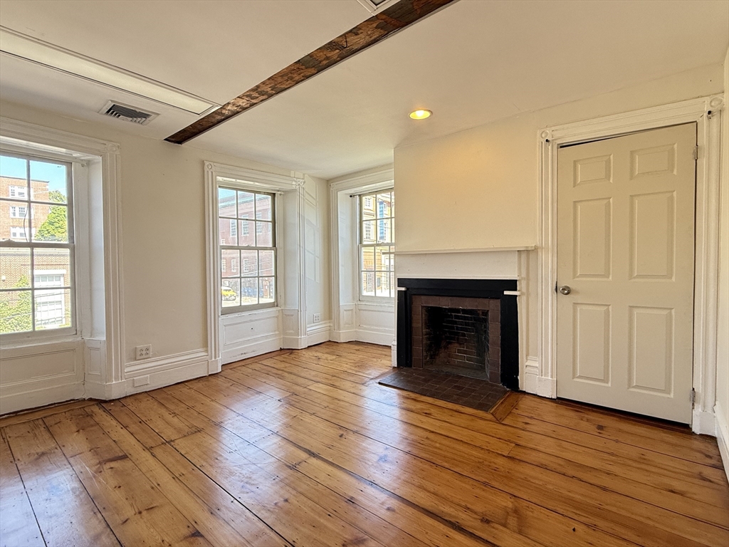 23 Forest St., Medford, Massachusetts, 4 Bedrooms Bedrooms, 8 Rooms Rooms,2 BathroomsBathrooms,Residential Lease,For Rent,Forest St.,73431004