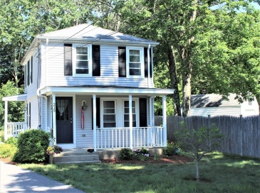 215 Chestnut Street, Franklin, Massachusetts, 1 Bedroom Bedrooms, 3 Rooms Rooms,1 BathroomBathrooms,Residential Lease,For Rent,Chestnut Street,73402449