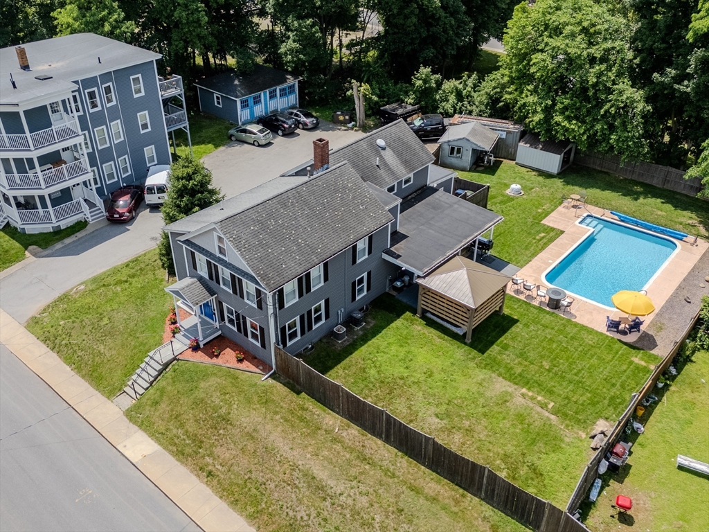 135 Howe Street, Marlborough, Massachusetts, 6 Bedrooms Bedrooms, 11 Rooms Rooms,3 BathroomsBathrooms,Residential Income,For Sale,Howe Street,73400915