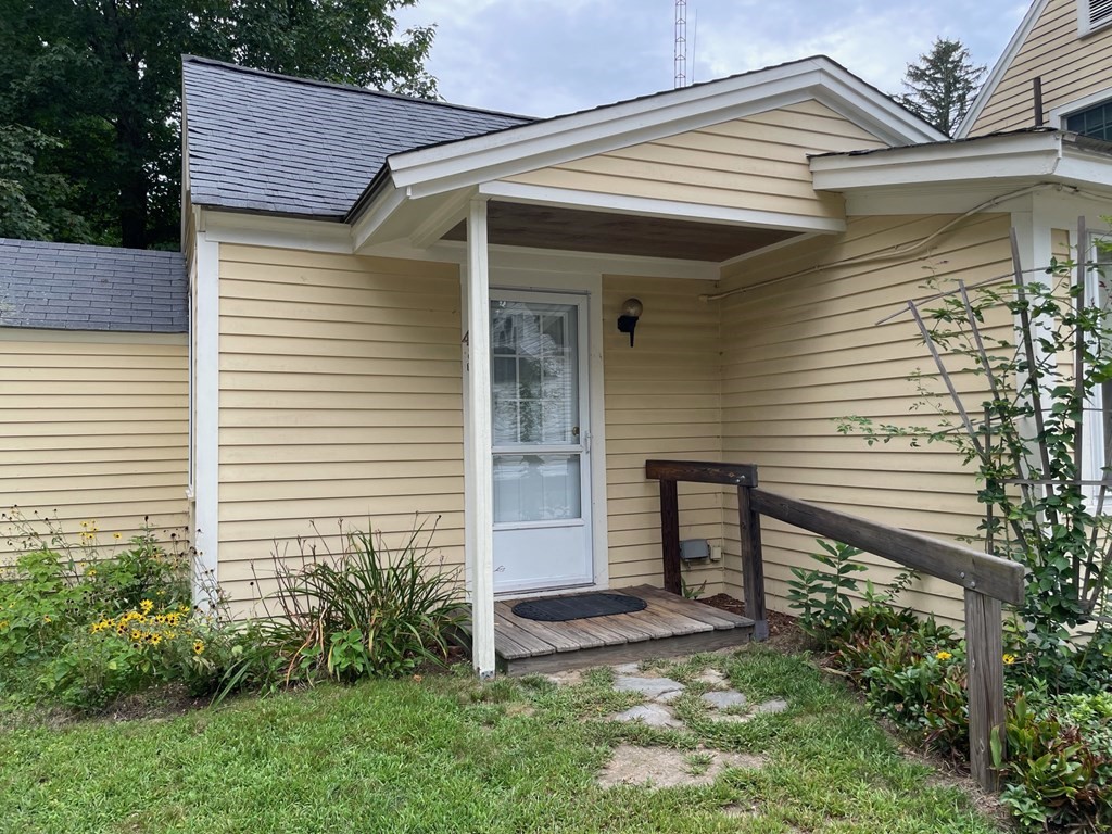 48B West Main Street, Groton, Massachusetts, 1 Bedroom Bedrooms, 2 Rooms Rooms,1 BathroomBathrooms,Residential Lease,For Rent,West Main Street,73431314