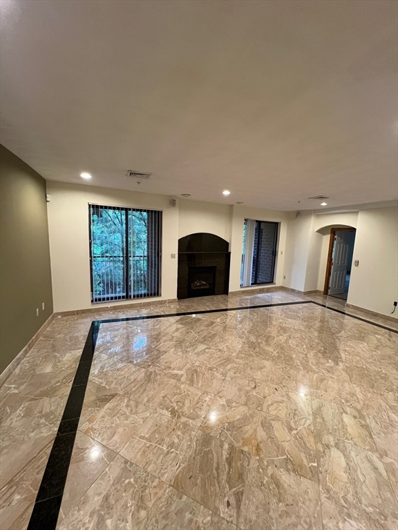 373 Highland Ave, Somerville, Massachusetts, 3 Bedrooms Bedrooms, 6 Rooms Rooms,2 BathroomsBathrooms,Residential Lease,For Rent,Highland Ave,73431145