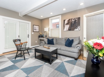 8 Webster, Newton, Massachusetts, 1 Bedroom Bedrooms, 5 Rooms Rooms,1 BathroomBathrooms,Residential Lease,For Rent,Webster,73421248